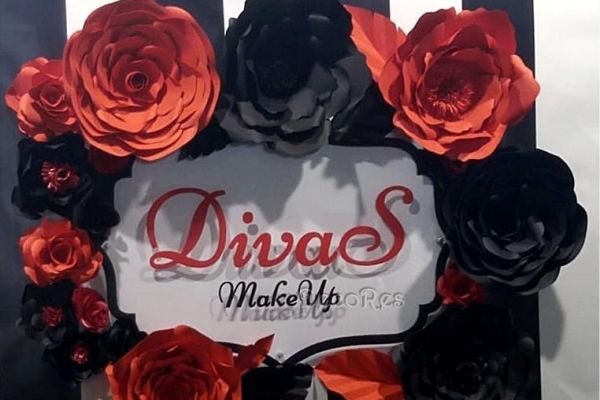 homedecor-black-red-flowersCCFA3C4F-86C1-4AF0-749F-0B3B127D4C5B.jpg